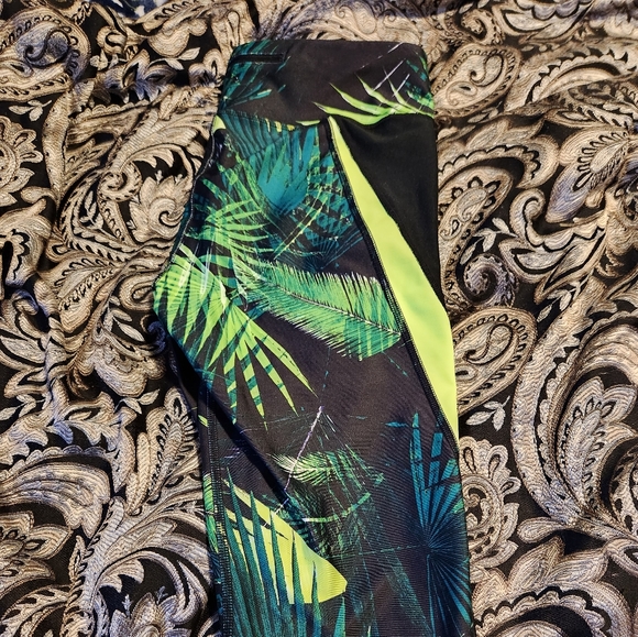 Fabletics - Picture 1 of 1